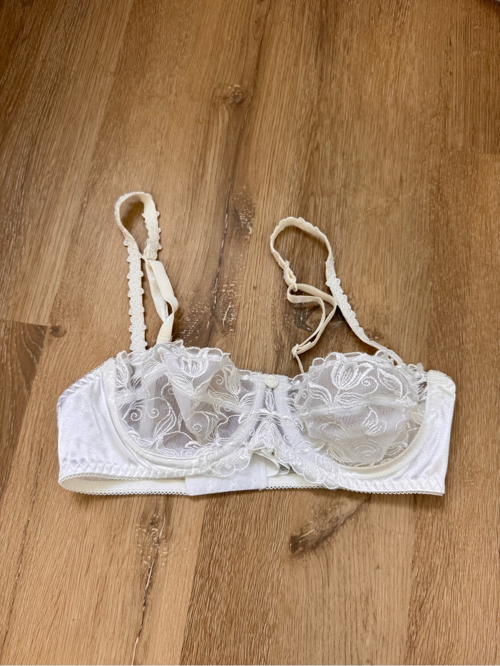 White Lace Underwire Demi Bra